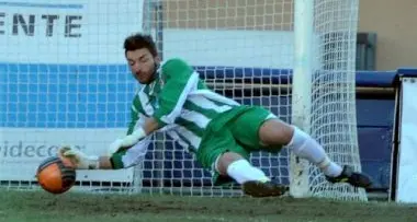 Calcio, Prima Divisione: l'Alto Adige trema, perde 1 a 0 a Pagani ma conquista i playout.