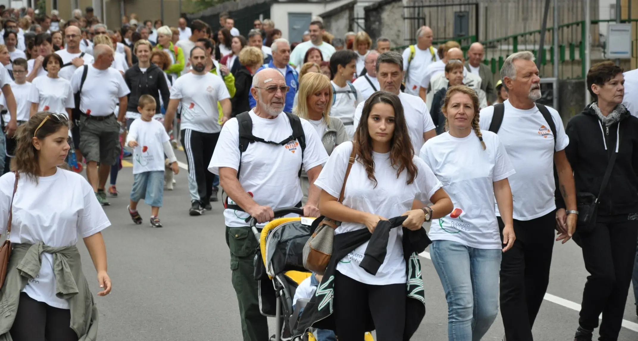 Palliative, più di duecento persone in marcia a Laives
