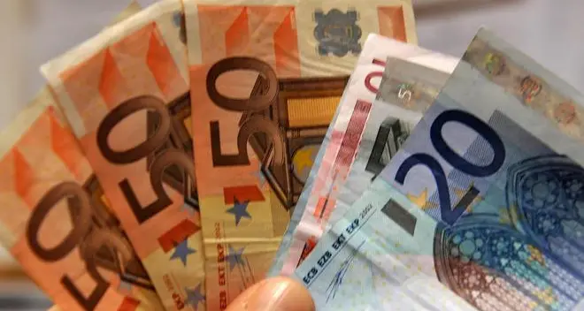 Provincia: 14 giornalisti per la giunta