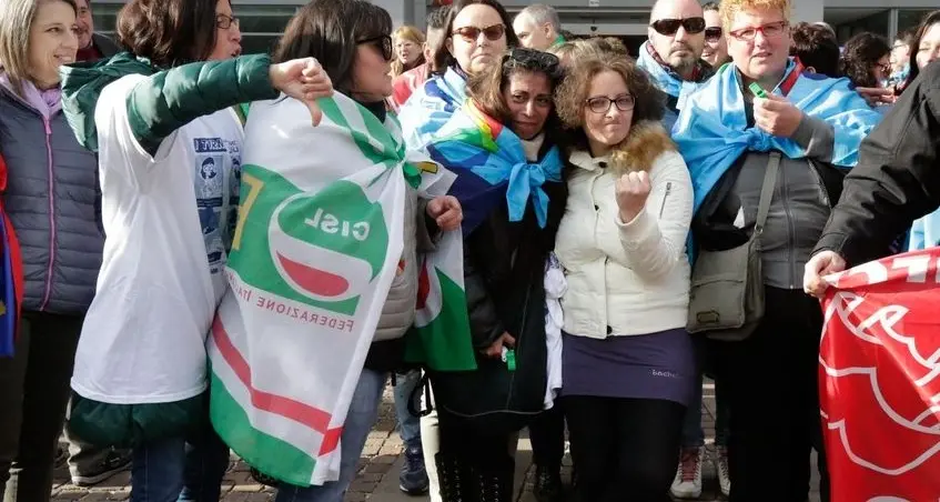 Bolzano, lavoro nei festivi: i sindacati lanciano l'hashtag #lafestanonsivende