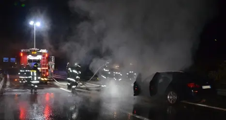 Marlengo, auto in fiamme sulla Mebo