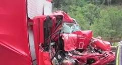 Tampona il tir, salvo per miracolo