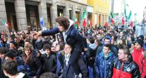 Mille studenti in piazza per la scuola plurilingue e contro la settimana corta
