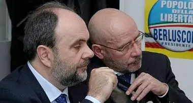 IL CASO MONUMENTIBolzano, caos nel Pdl: autosospesi Holzmann e i consiglieri comunali / SONDAGGIO
