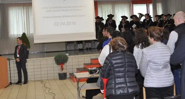 Risanate le scuole medie, festa grande a Salorno