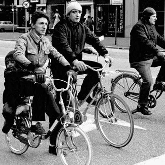 Bolzano: le domeniche del 1973 tutti a piedi o in bici per l’austerità