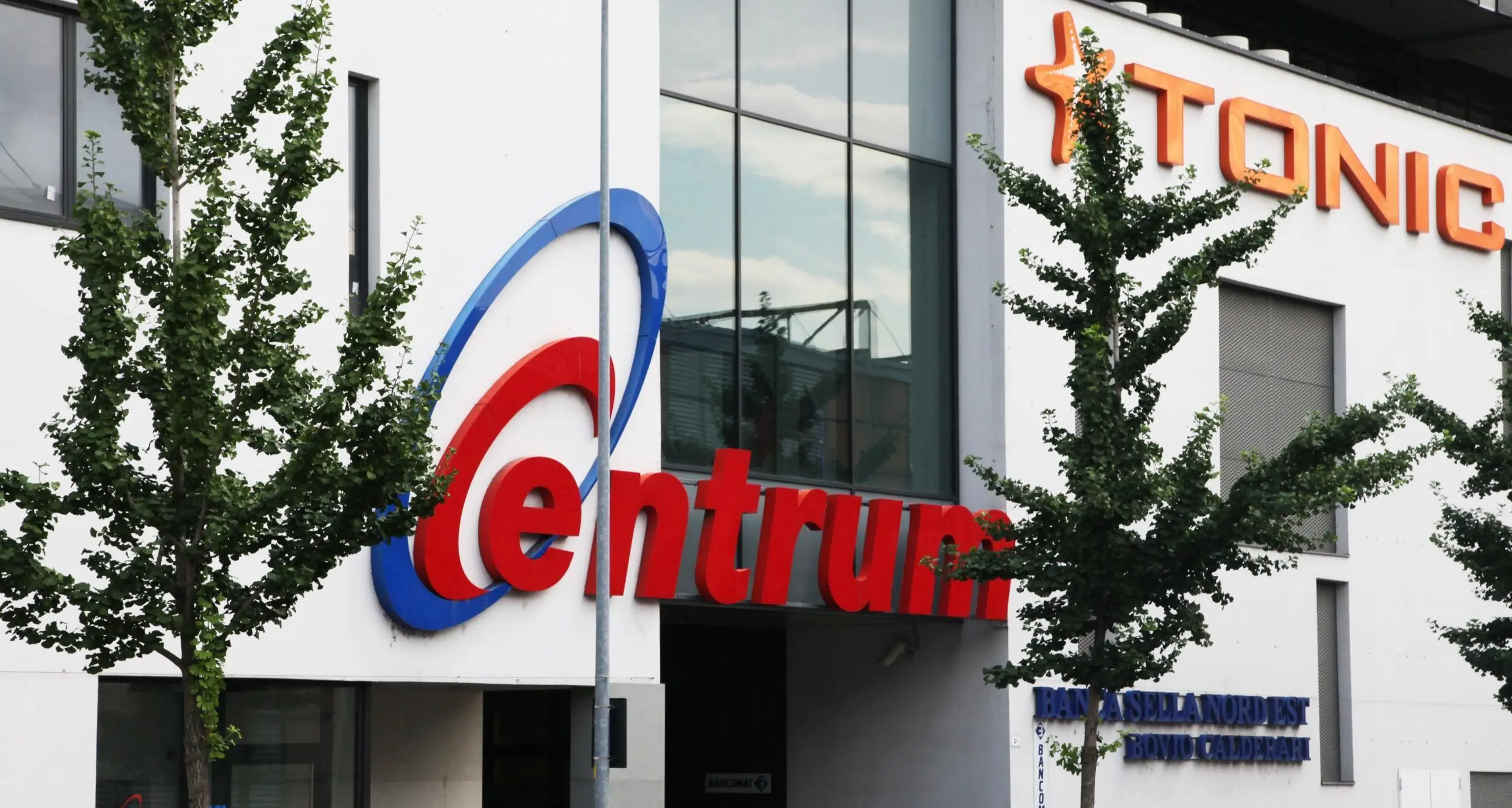 Bolzano, sondaggio tra i dipendenti: il megastore Centrum resta chiuso a Pasquetta