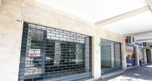 Nella zona di via Torino diciotto negozi sfitti