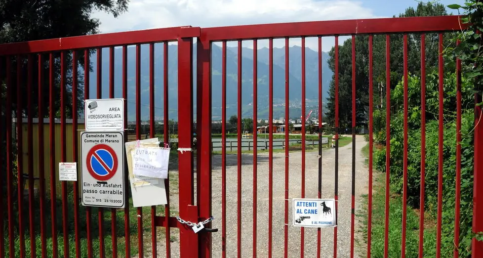 Sfratto al vecchio gestore e laghetto chiuso a Sinigo