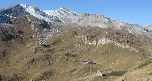 Incidente in montagna, muore un alpinista