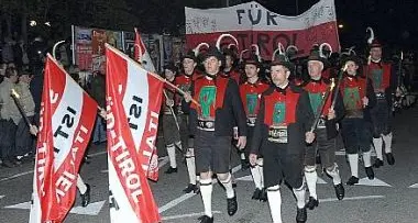 Alto Adige: sondaggio, i tirolesi austriaci bocciano riunificazione e doppio passaporto per i sudtirolesi