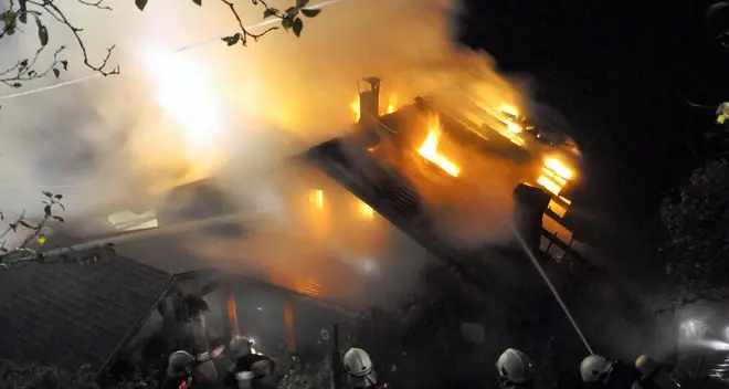 Incendio nella notte a Lasa. Distrutto il maso Müllerhof