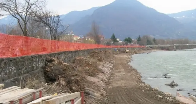 Lavori lungo l’Isarco, nel tratto fra Ponte Roma e Ponte Resia
