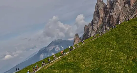In più di 4.000 sabato al via della Hero Südtirol Dolomites