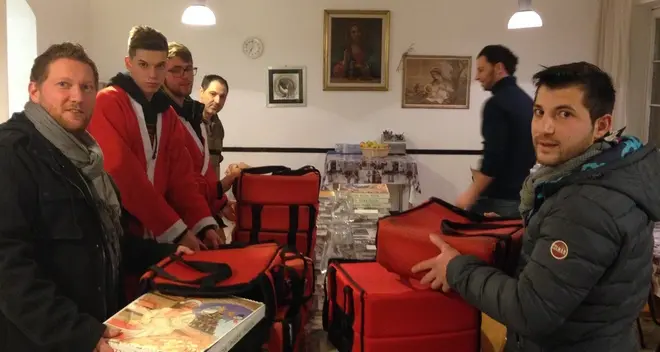 Pizze in regalo per tutto il dormitorio