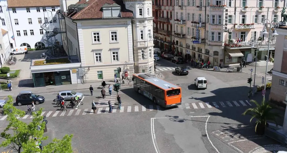 No dei protezionisti al garage interrato sotto Piazza Teatro