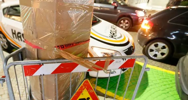 Eliminati 16 posti auto Ecco le stazioni elettriche