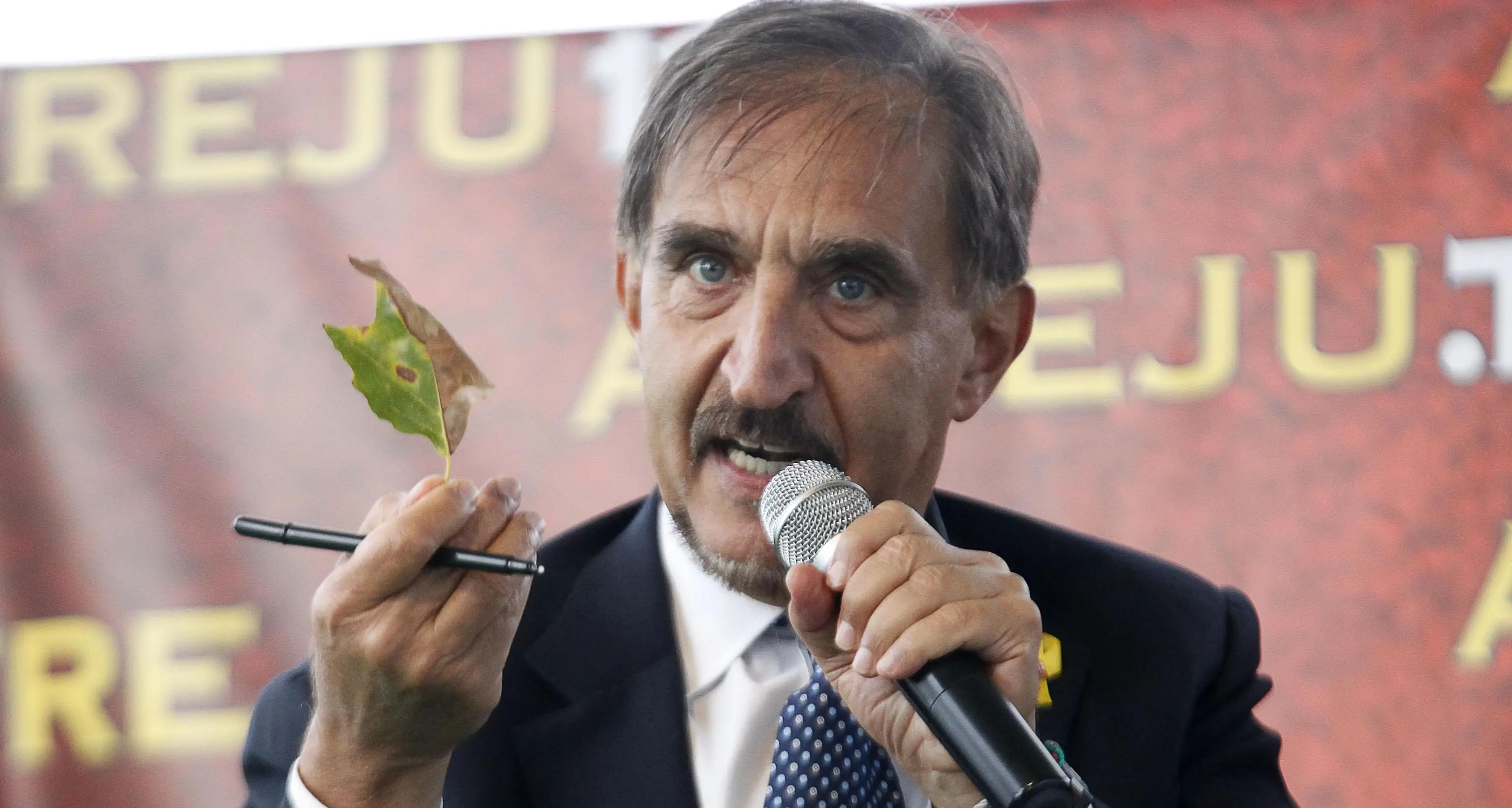 La Russa: \"Votate Urzì\". Spagnolli: \"Mai con la Lega\"