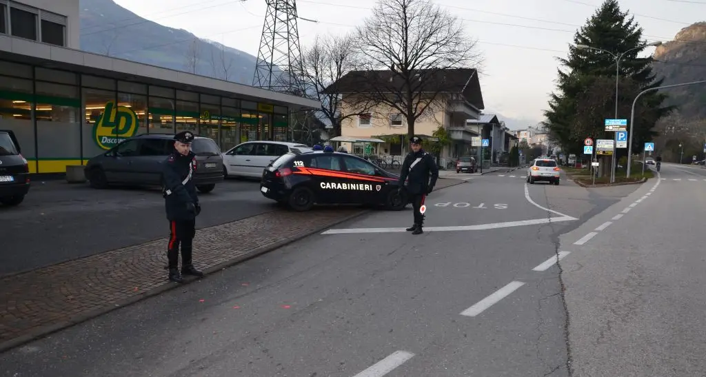 Investe un ciclista e poi scappa, 52enne arrestato
