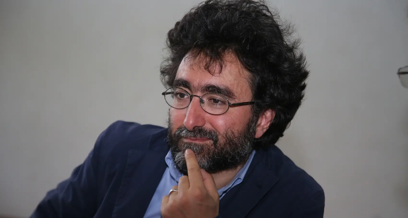 Gallo: auguro a chi non sopporta i nomadi di rinascere in un campo rom