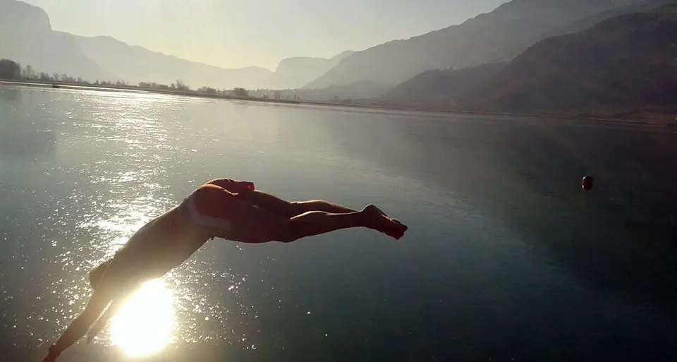Caldaro, un tuffo nel lago per salutare il 2016