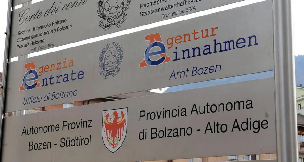 La Provincia ora vuole le Agenzie fiscali