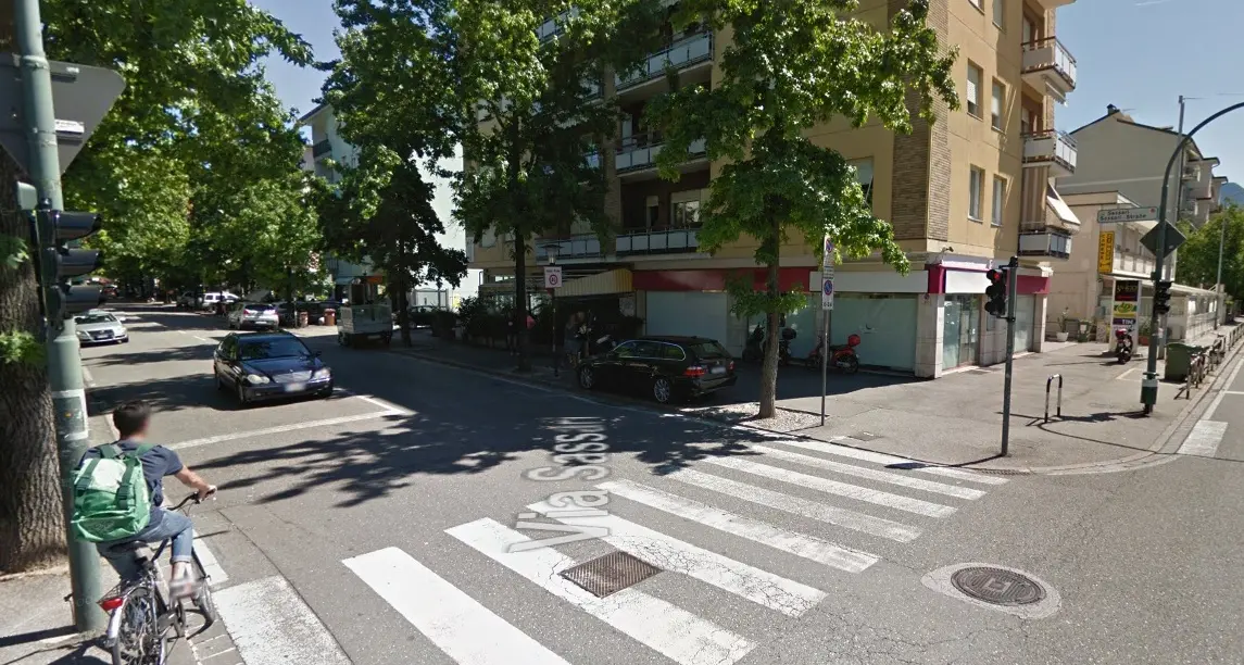 Bolzano, ancora un investimento: uomo ferito in via Sassari