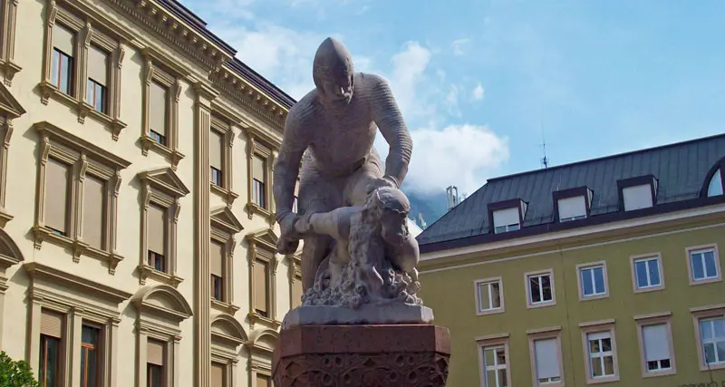 Tommasini: \"La statua di Re Laurino a Bolzano? Non infastidisce nessuno, ma non escludo lo spostamento\"