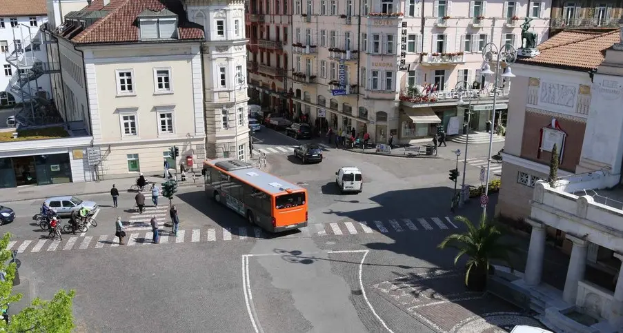 Piazza Teatro da rifare: lavori articolati in 8 fasi