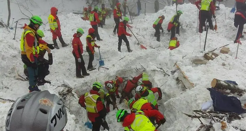 I soccorritori altoatesini a Rigopiano: «Scaviamo senza dormire”