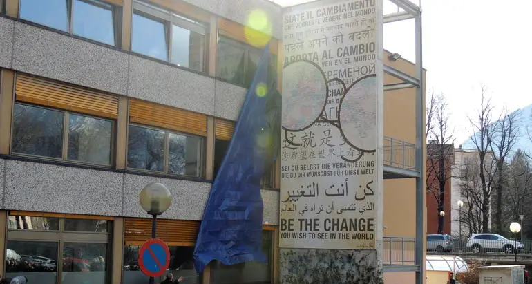 Merano, l'istituto Gandhi cerca un contabile