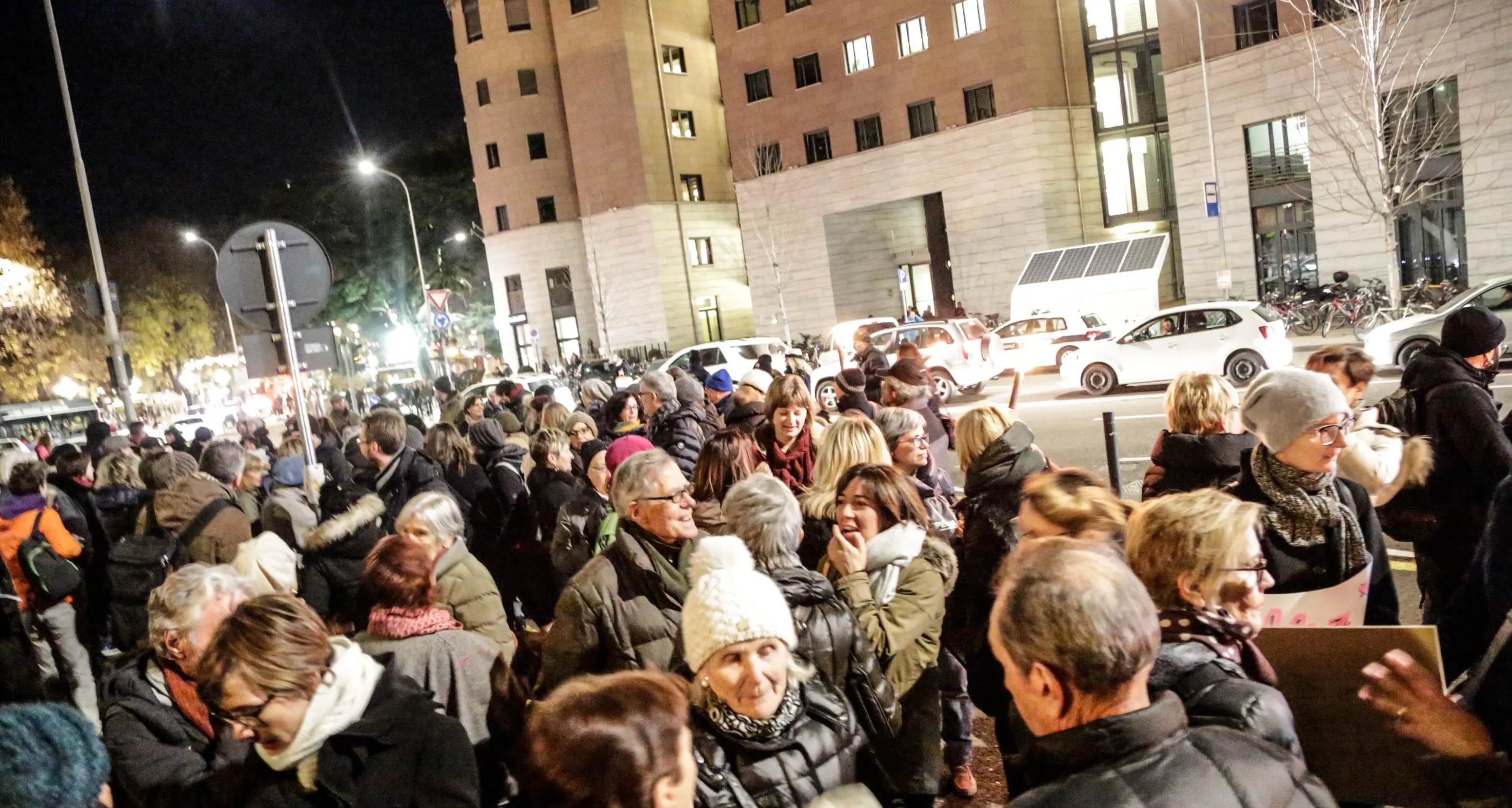 Multa da mille euro al tassista bolzanino accusato di aver minacciato, insultato e aggredito una biologa keniota