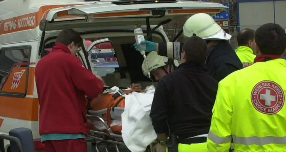 Cade dalla teleferica e muore a 28 anni