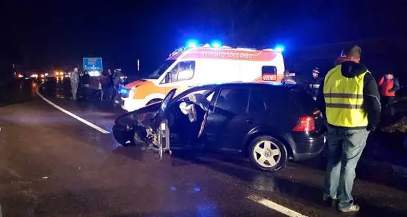 Malles, incidente nella notte tra tre auto: ferita una donna