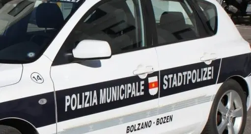 Bolzano, incidente in via Maso della Pieve: ferito un centauro