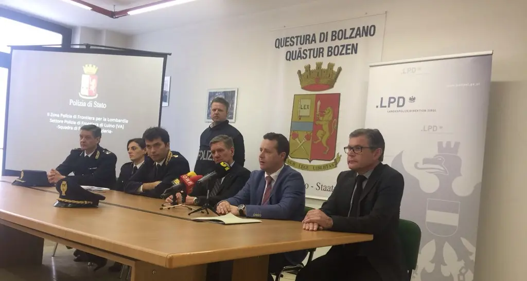 Brennero, la polizia di Bolzano contribuisce all'arresto di due pericolosi rapinatori ricercati da mesi