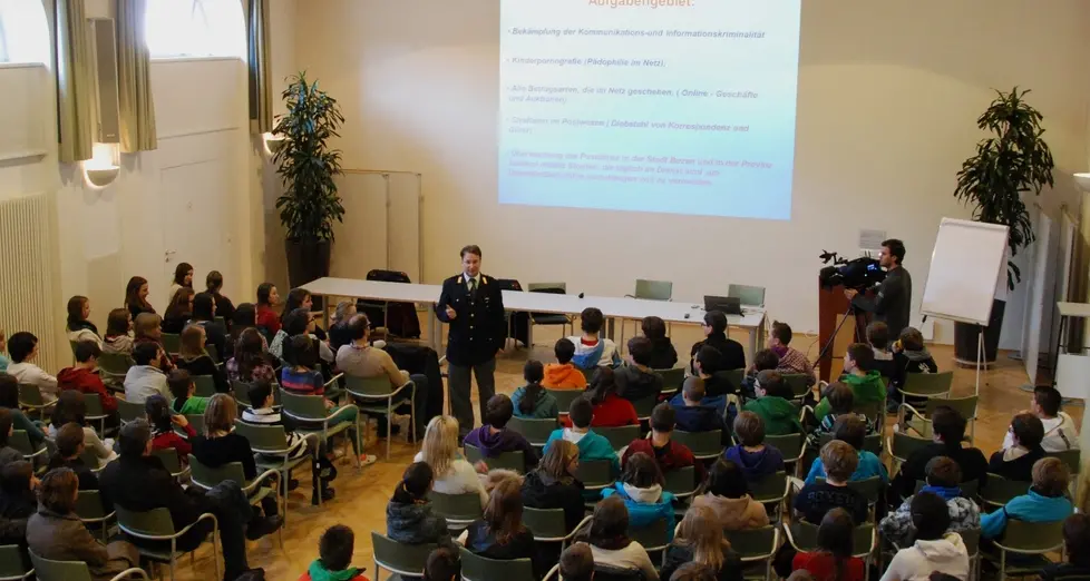 Duecento incontri a scuola per la sicurezza sul web