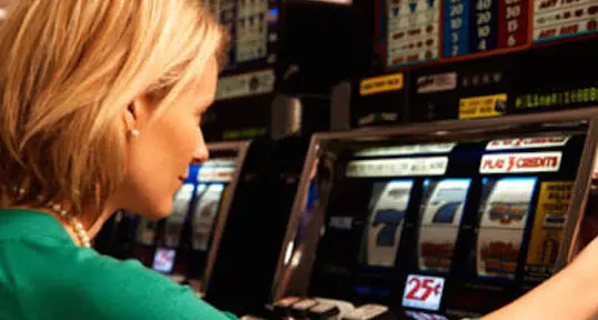 Malati di gioco, ecco i fondi per curarli