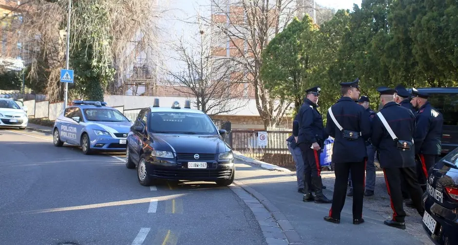 Bolzano, blitz in via Castel Flavon. Sgomberato lo Josefsheim