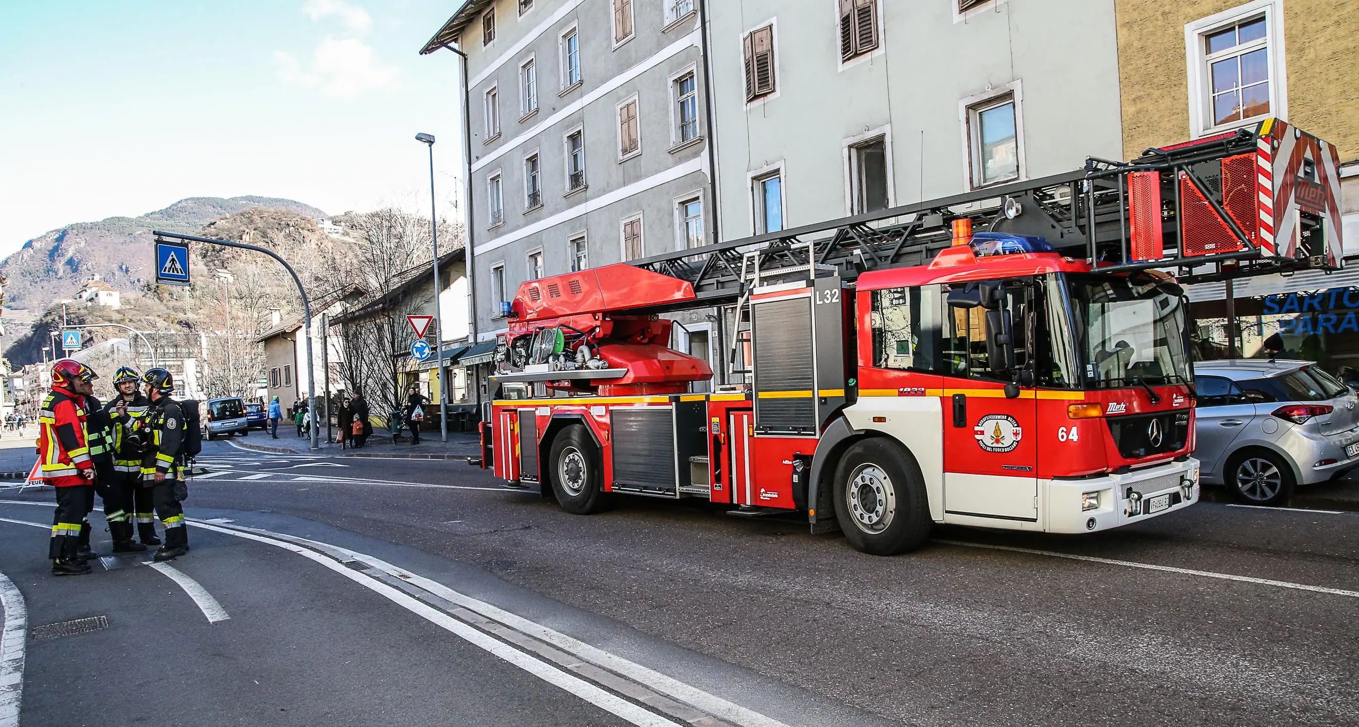 Bolzano, fumo nero da un comignolo: paura ad Oltrisarco