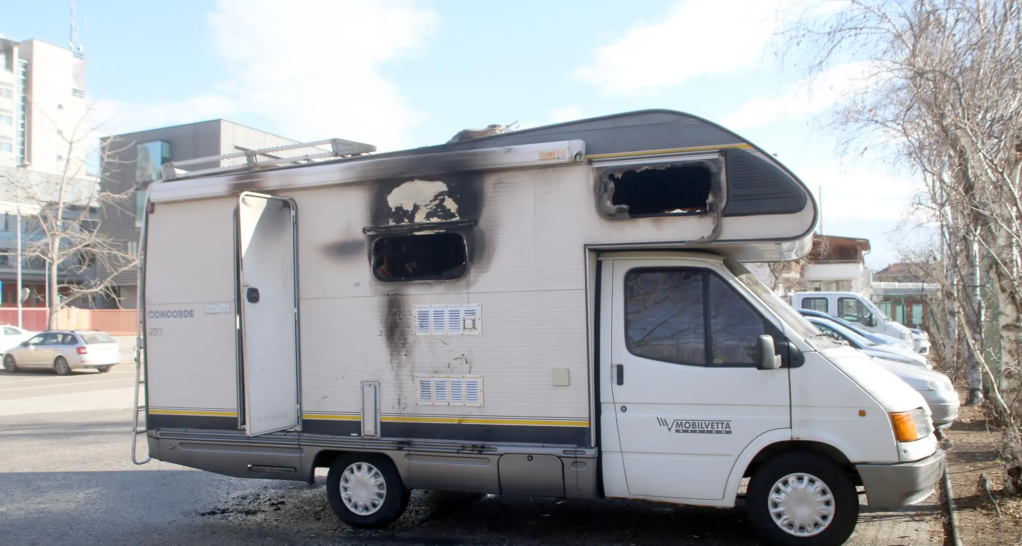 Bolzano, in fiamme un camper in viale Druso