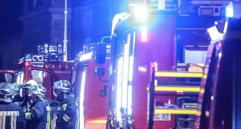 Trova la casa nel fumo ma l’incendio era spento