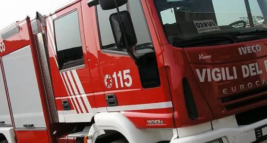 Bolzano, incendio si accende e spegne da solo in via Brennero