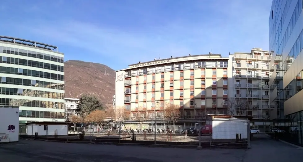 «Buco» di via Alto Adige asta da 18 milioni di euro