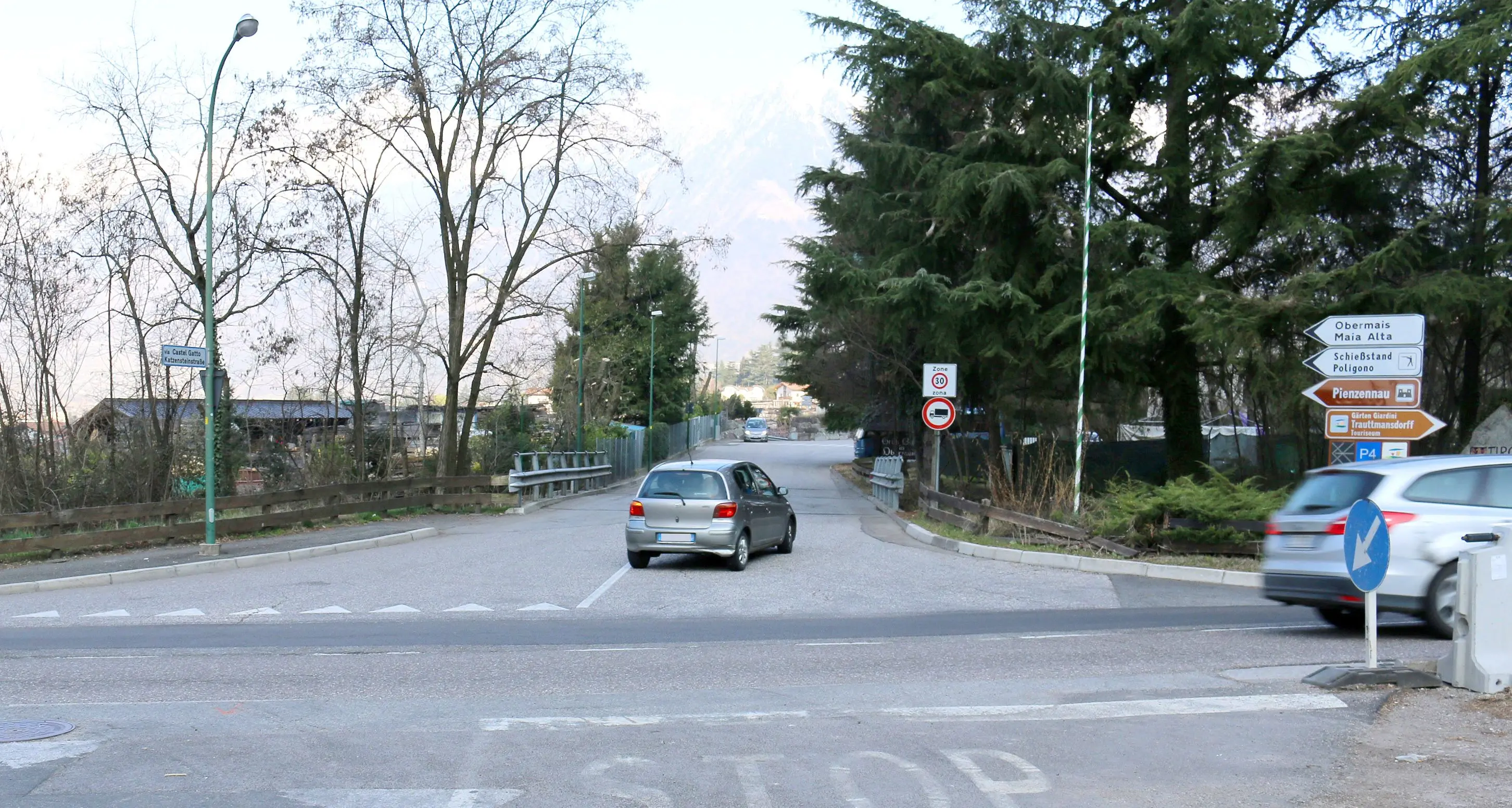 Merano, maxi rotatoria fra la provinciale 8 per Scena e via Castel Gatto