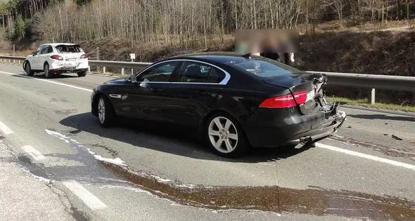 Sciaves, tir tampona Porsche e Jaguar