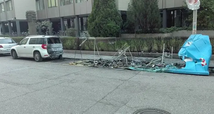 Bolzano, torna il piromane dei bidoni