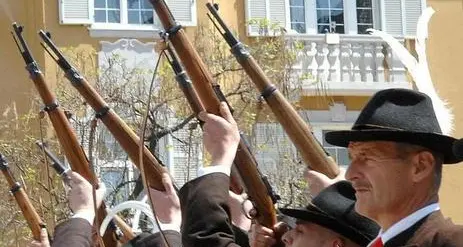 L’Europa e la Svp salvano gli schioppi degli Schützen