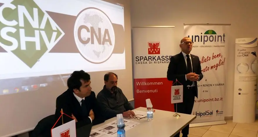 La polizia incontra Cna
