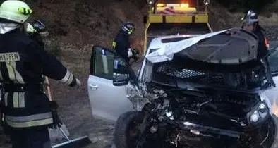 Schianto in auto, grave 23enne